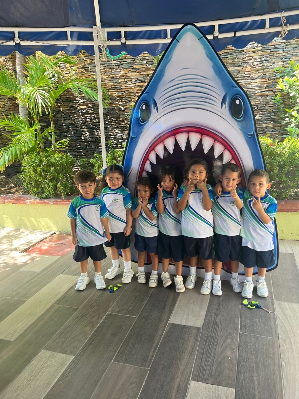 Estudiantes del Colegio Mayor del Caribe